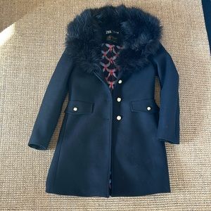 Women’s Zara coat with removable fur size xs